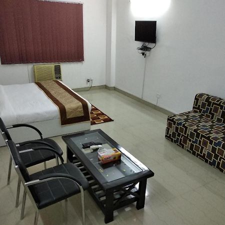 The Radiance Suites And Apartment New Delhi Buitenkant foto