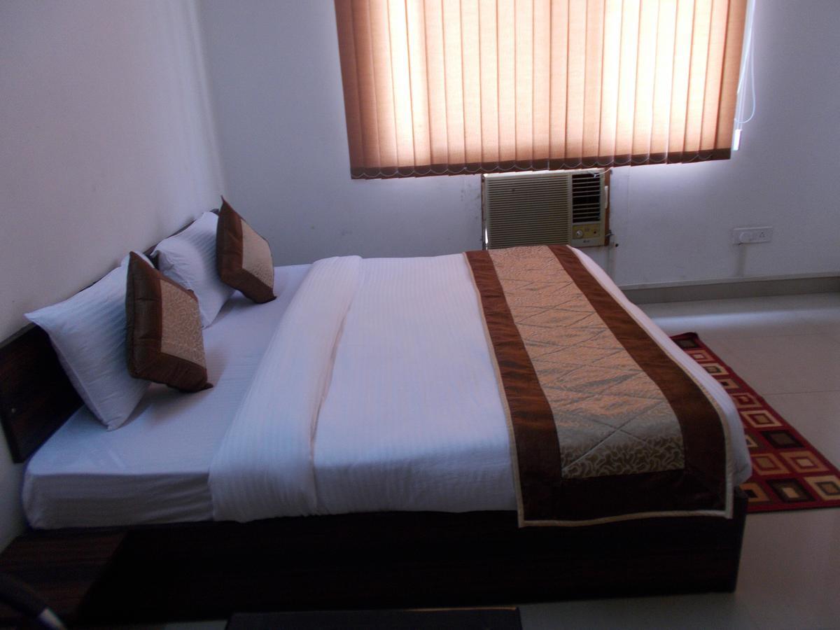 The Radiance Suites And Apartment New Delhi Buitenkant foto