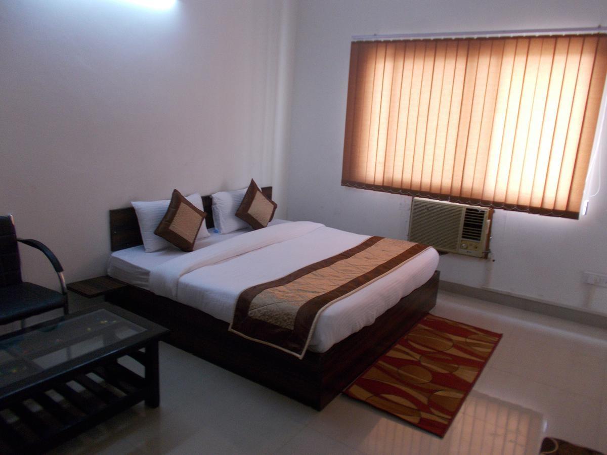 The Radiance Suites And Apartment New Delhi Buitenkant foto