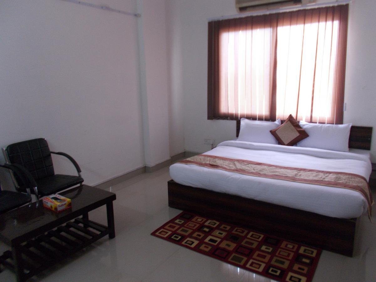 The Radiance Suites And Apartment New Delhi Buitenkant foto