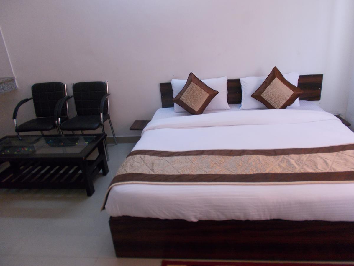 The Radiance Suites And Apartment New Delhi Buitenkant foto