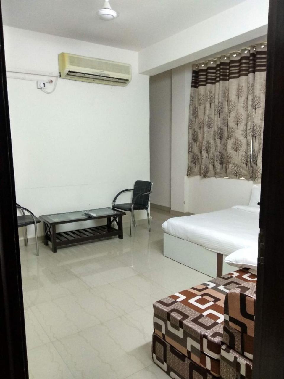 The Radiance Suites And Apartment New Delhi Buitenkant foto