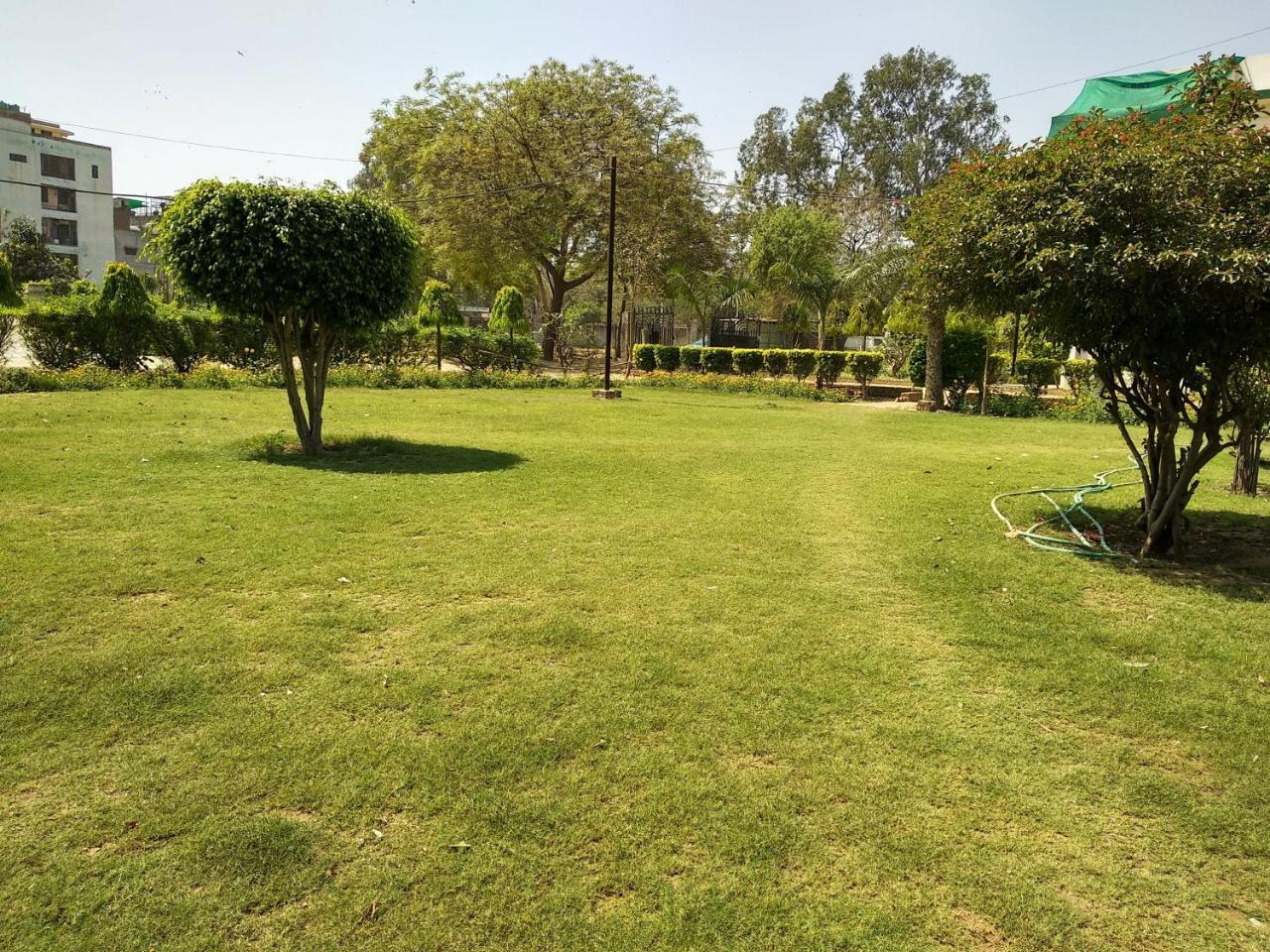 The Radiance Suites And Apartment New Delhi Buitenkant foto