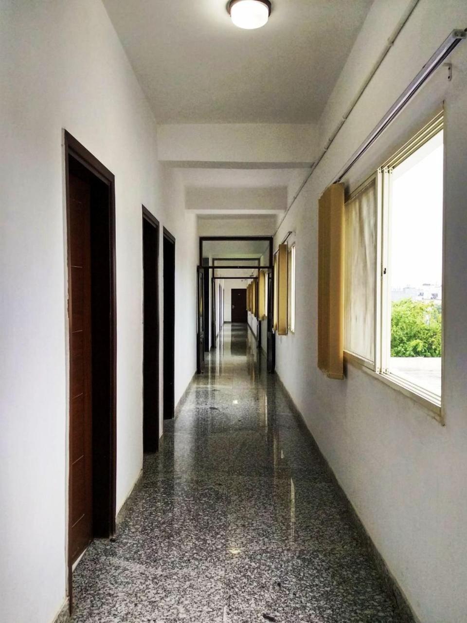 The Radiance Suites And Apartment New Delhi Buitenkant foto