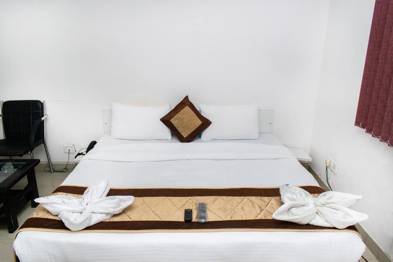 The Radiance Suites And Apartment New Delhi Buitenkant foto