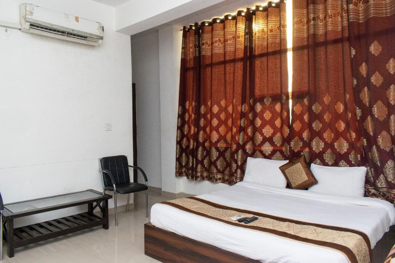 The Radiance Suites And Apartment New Delhi Buitenkant foto